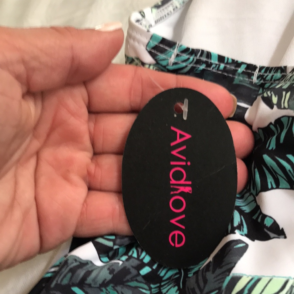 Bathing Suit 👙 Top (NEW) - Picture 6 of 12